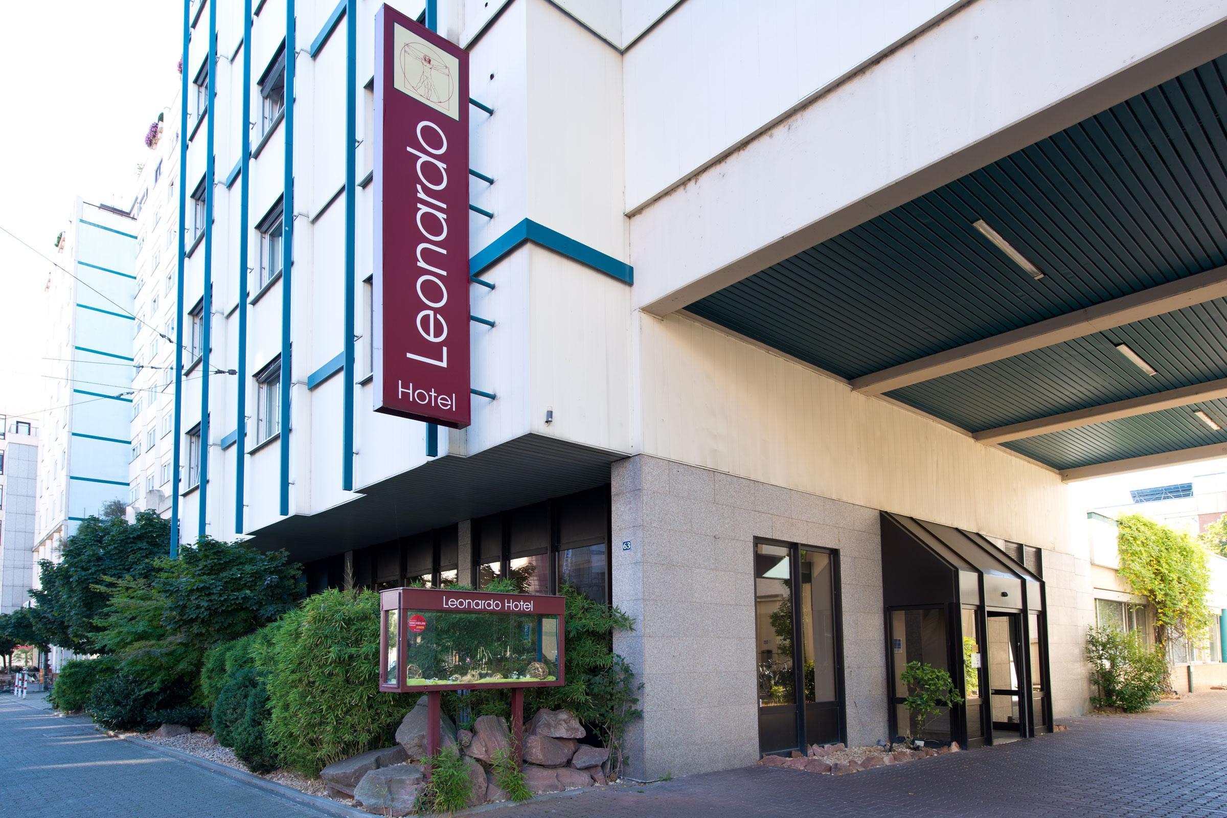 Leonardo Center 4*